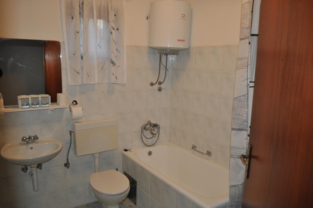 Apartment Drenovica Pula Zimmer foto
