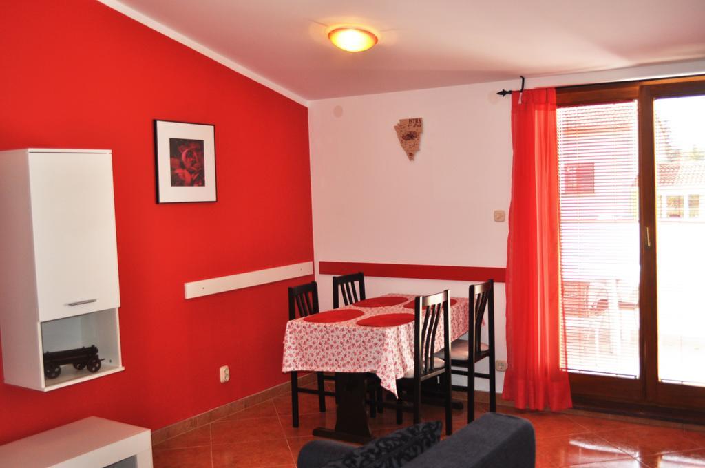 Apartment Drenovica Pula Zimmer foto