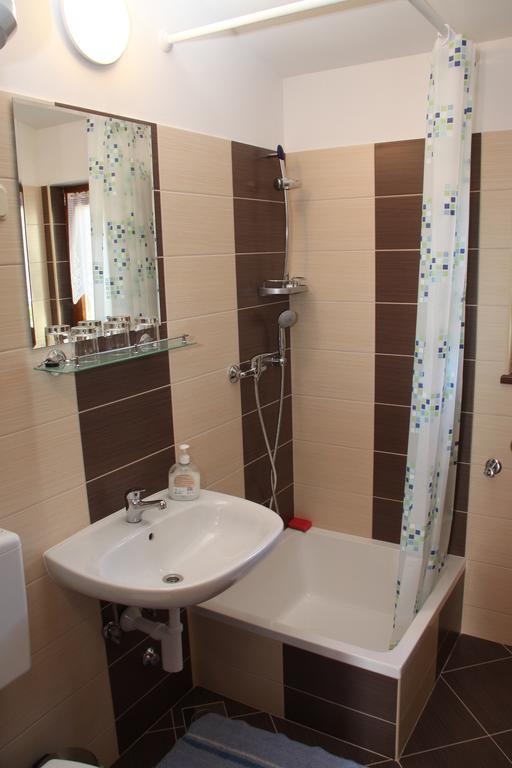 Apartment Drenovica Pula Zimmer foto