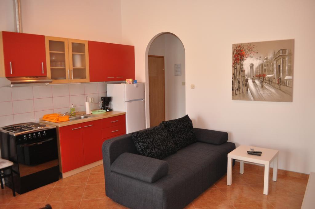 Apartment Drenovica Pula Zimmer foto