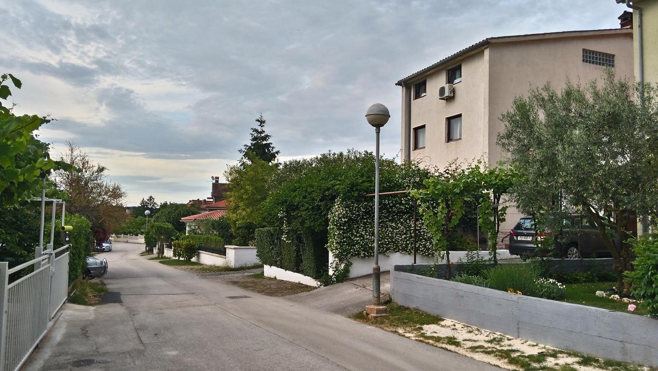 Apartment Drenovica Pula Exterior foto